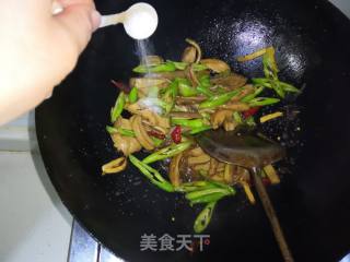 Stir-fried Pork Belly with Hang Pepper recipe