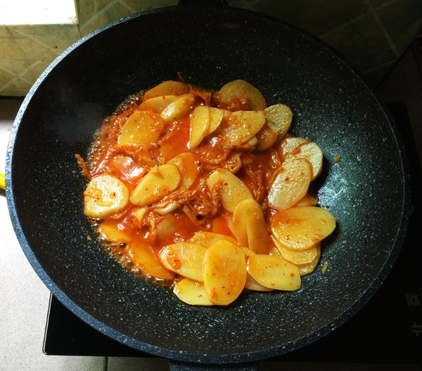 Stir-fried Spicy Cabbage with Potatoes recipe