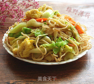 Fried Noodles with Celery in Oyster Sauce recipe