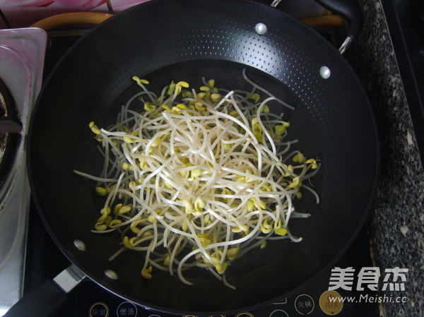 Cucumber with Bean Sprouts recipe