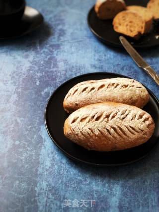 Soft European Buns with Wheat Germ and Red Dates recipe