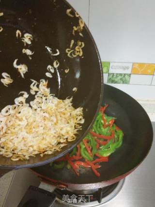 Stir-fried Shrimp Skin with Colored Peppers recipe