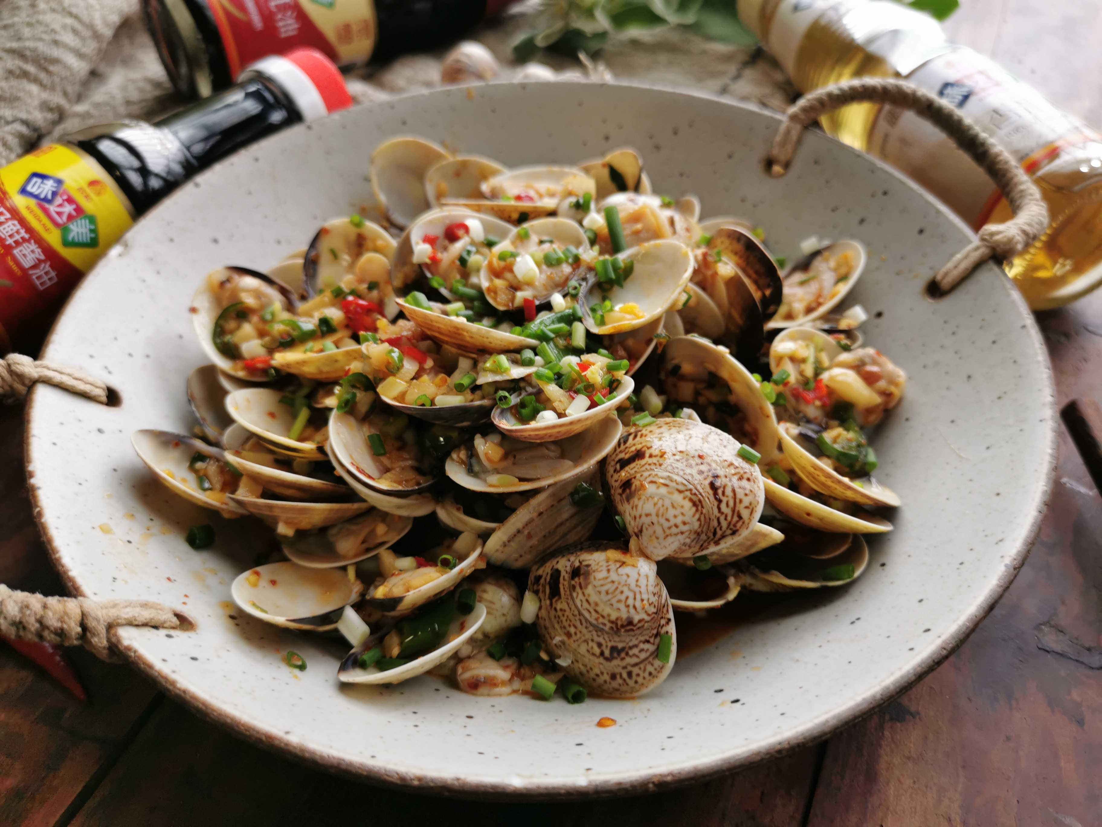 Clams with Salad recipe