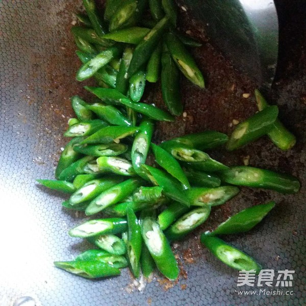 Black Pepper Chicken Fillet Stir-fried Hot Pepper recipe