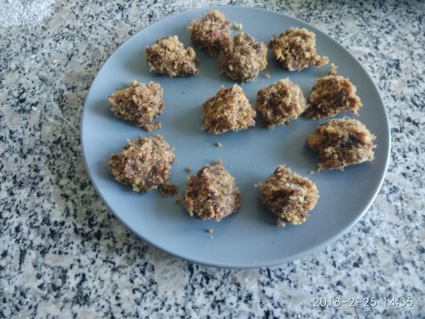 Pork Floss and Bean Paste Rice Ball recipe