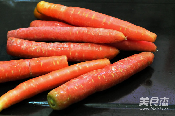 Pickled Pepper Finger Carrots recipe