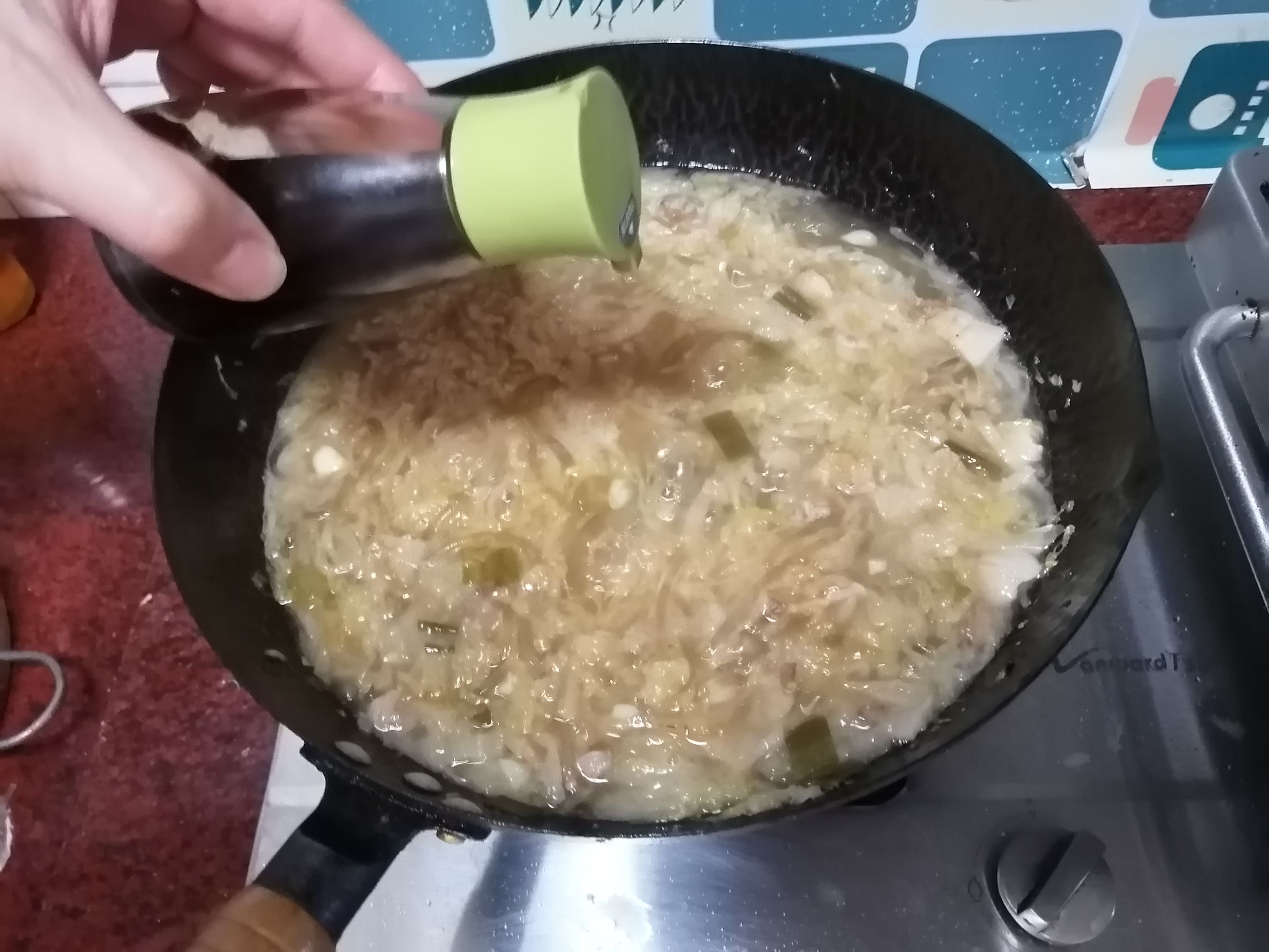 Sauerkraut Pork Stewed Vermicelli recipe