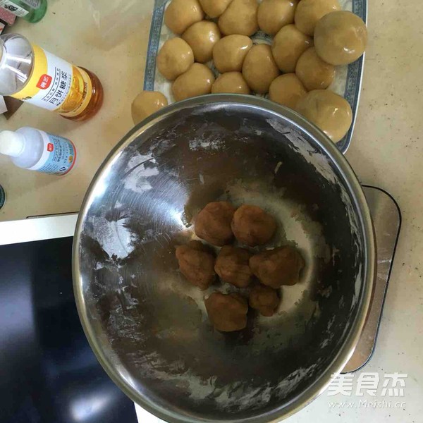 Cantonese-style Moon Cakes recipe