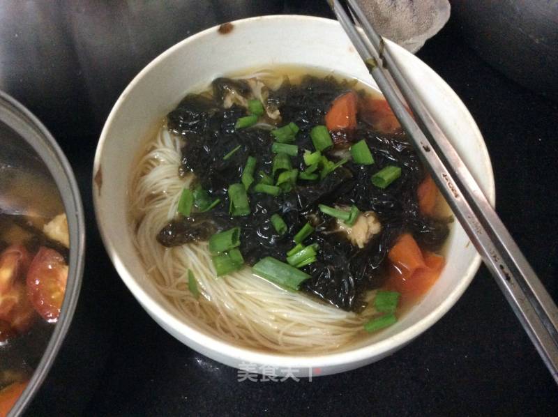 Tomato Seaweed Rice Noodles recipe