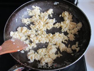 Scrambled Eggs with Chopped Pepper and Loofah recipe