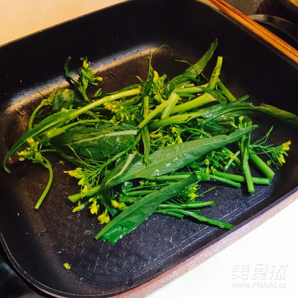 Stir-fried Hor Fun with Choy Sum recipe