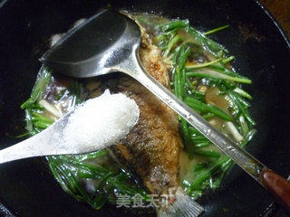 Grilled River Crucian with Chives recipe