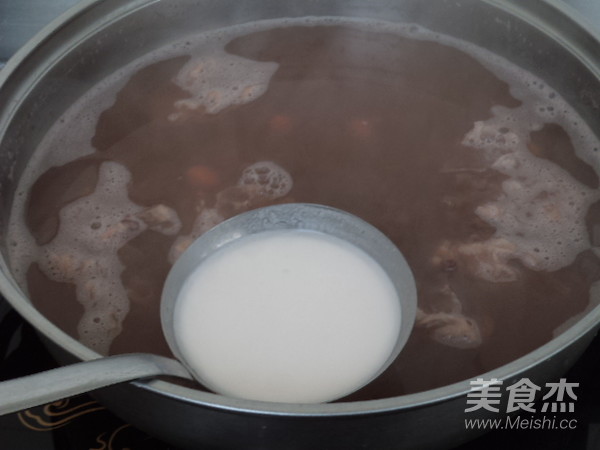 Lotus Seed Red Bean White Fungus Soup recipe