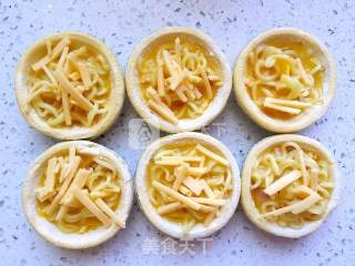 The Delicious Instant Noodles and Egg Tarts that Have Been Changed to "noodles" recipe