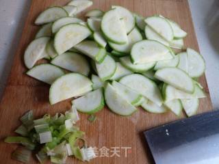 Scrambled Eggs with Cucumber and Tomato recipe