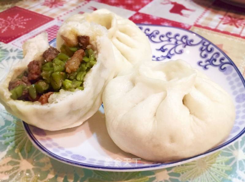 Braised Pork Buns with Kidney Beans recipe