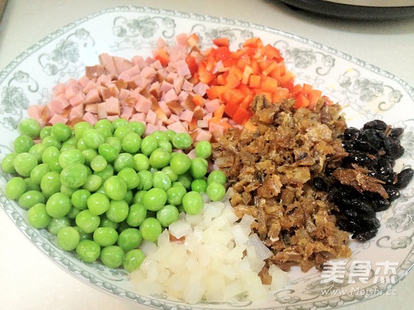 Mixed Fried Rice with Dace in Black Bean Sauce recipe