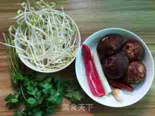 Bean Sprouts Mixed with Shiitake Mushrooms recipe