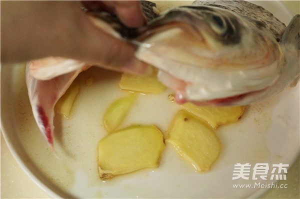 Two-color Chopped Pepper Fish Head recipe