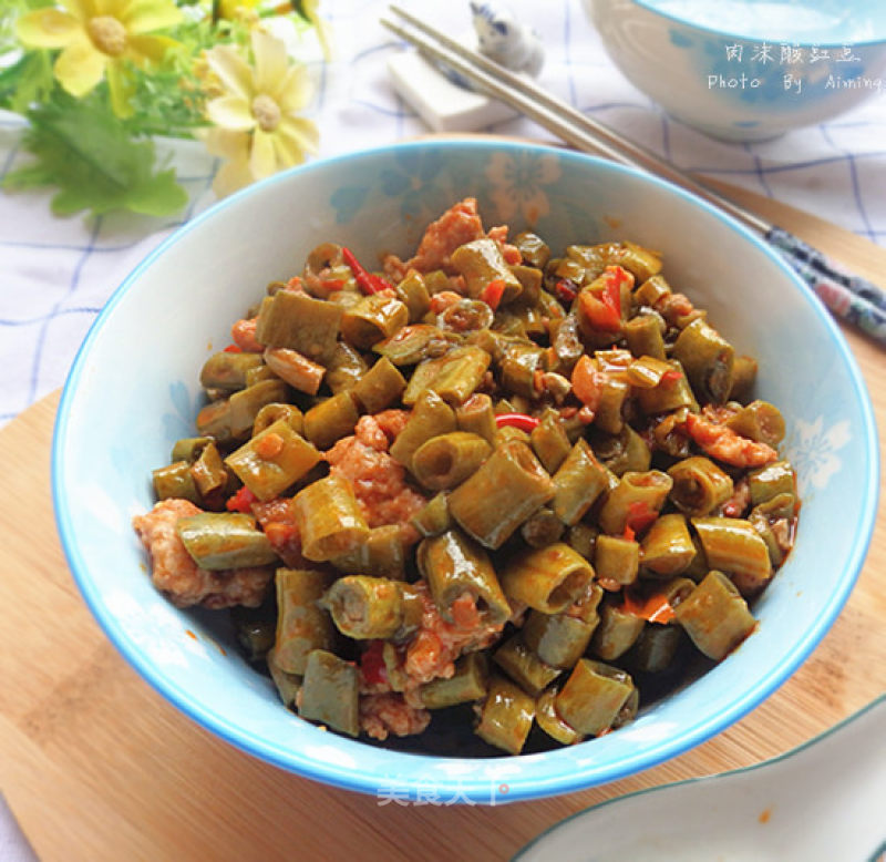 Sour Cowpeas with Minced Meat recipe