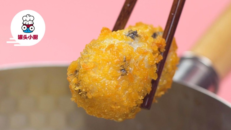 The Rice Ball Turns into A Fried Hot Dog recipe