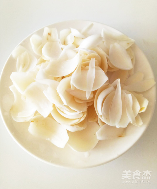 Lotus Seed Lily Soup recipe