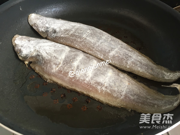 Pan-fried Tongue Fish recipe