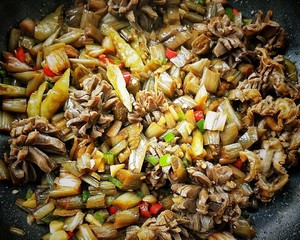 Stir-fried Taro Lotus with Chicken Gizzard Flowers recipe