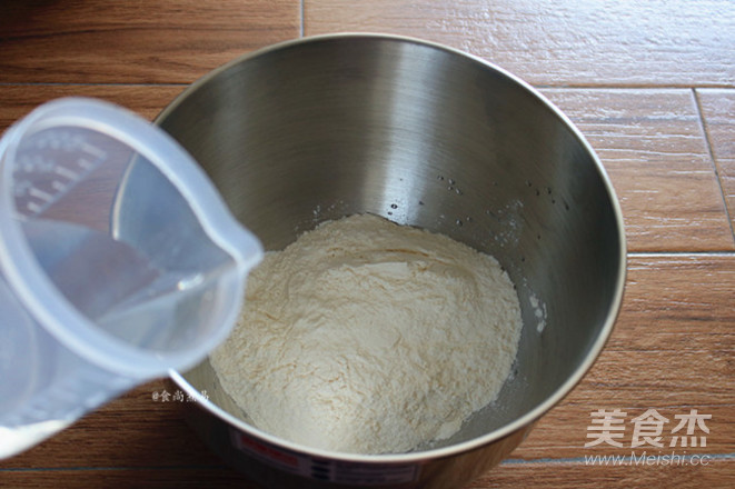 Garland Chrysanthemum Meat Dumplings recipe