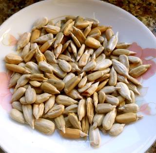 Cold Bean Sprouts Melon Seeds recipe