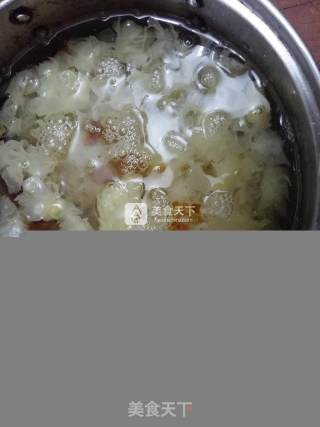 Peach Gum White Fungus Soup recipe