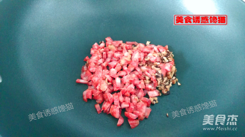 Colored Sticky Rice with Sausage recipe