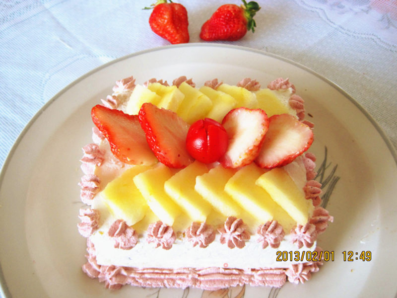 A Creamy Fruit Cake for Kids recipe