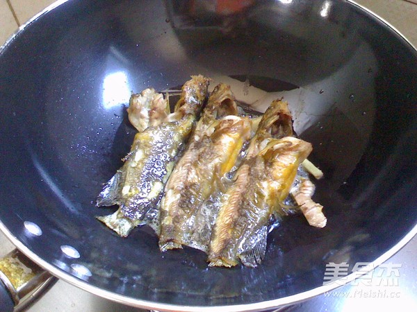 Braised Yellow Catfish in Sauce recipe