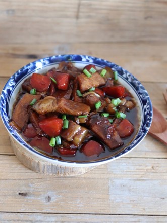 Braised Pork with Carrots