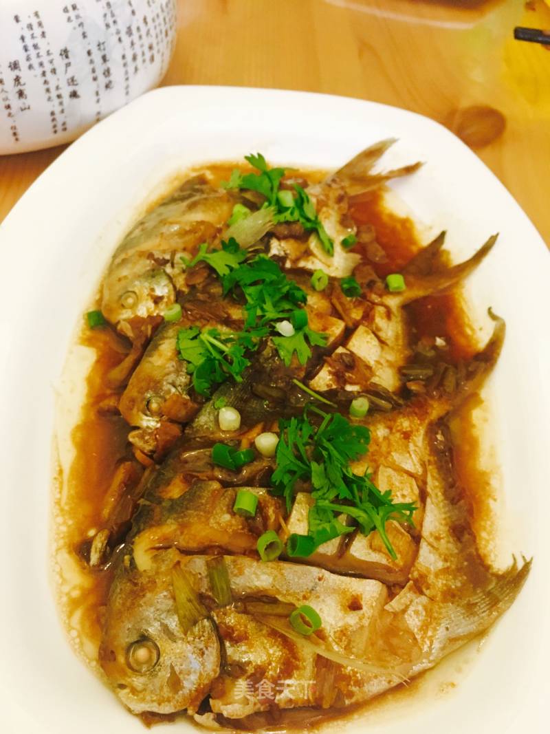 Braised Pomfret with Sauce recipe
