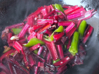 Stir-fried Red Stalk Beets recipe