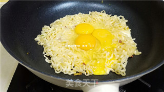 Instant Noodle Omelette recipe