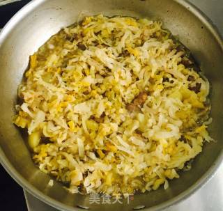 Braised Sauerkraut with Potato Ribs recipe