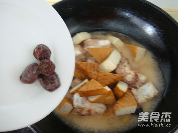 Braised Pork Ribs with Plum Sauce and Maqiao Dried Beans recipe