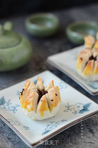 #the 4th Baking Contest and is Love to Eat Festival# Bean Paste and Lotus Flower Crisps recipe