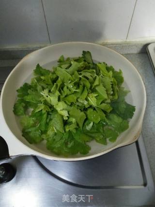 Toss with Celery Leaves recipe
