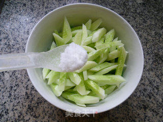 Light Pepper Mixed with Cucumber recipe