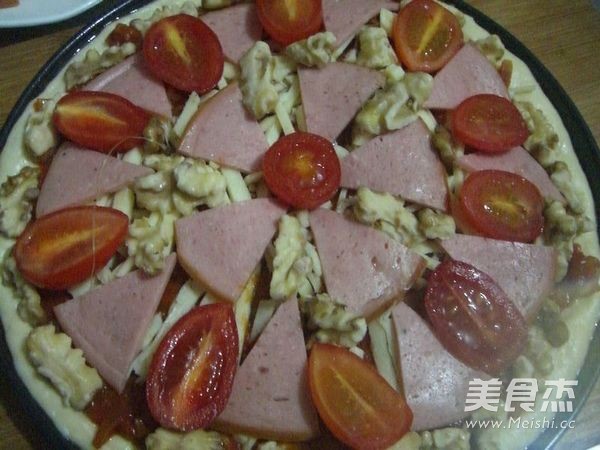 Ham and Walnut Pizza recipe