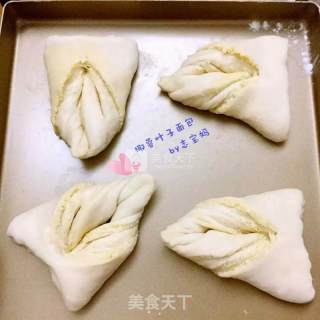 #aca烤明星大赛# Uniquely Shaped Coconut Bread with Leaves recipe