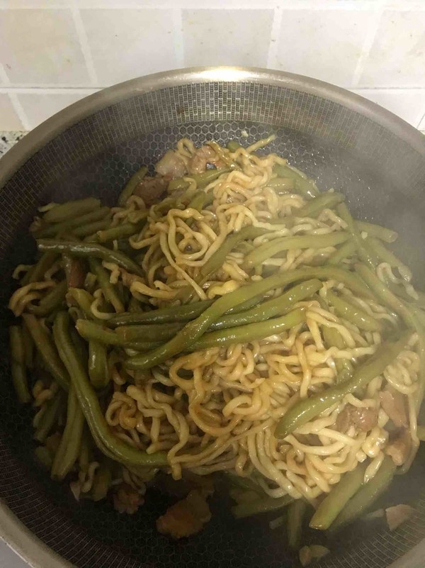 Braised Noodles with Beans recipe