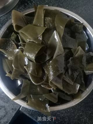 Pork Feet Seaweed Soup recipe