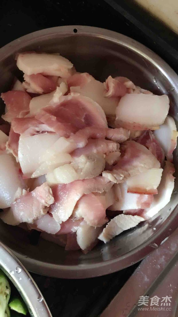 Homemade Fresh Fragrant Twice-cooked Pork recipe