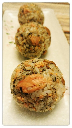 Super Simple Tuna Rice Ball recipe