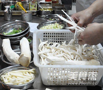 Pleurotus Eryngii in Hanging Pot recipe